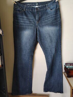 Women's 'W62' Signature Fit Bootcut Size 14